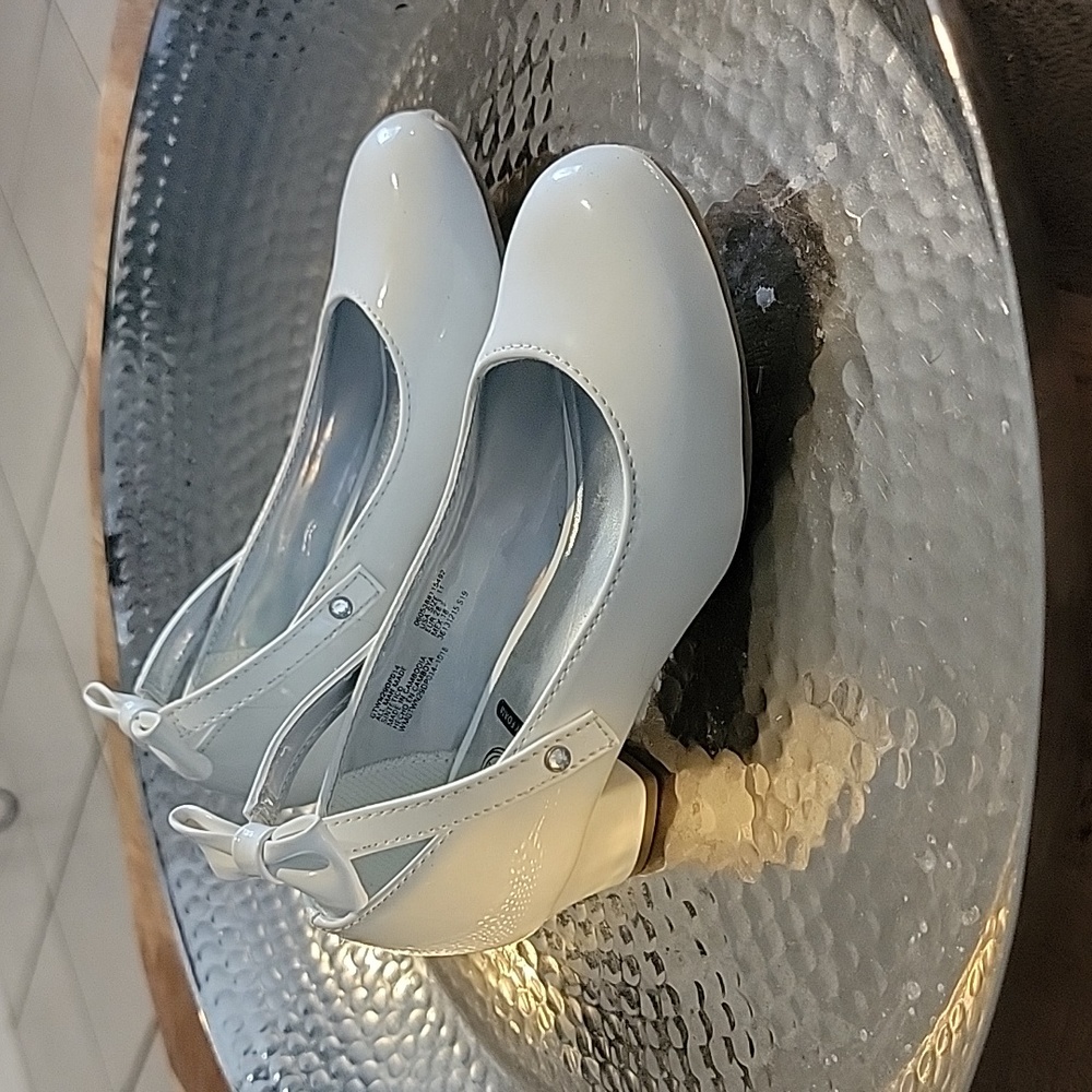 White girls shoes
